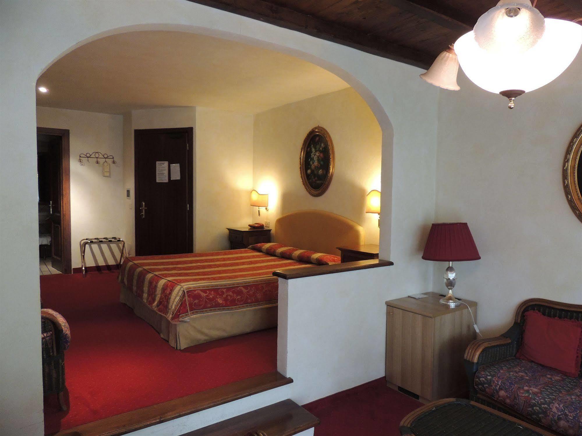 Вілла Country Relais I Due Laghi Анґуїллара-Сабація Екстер'єр фото